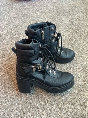 Guess Canaly Platform Combat Boot